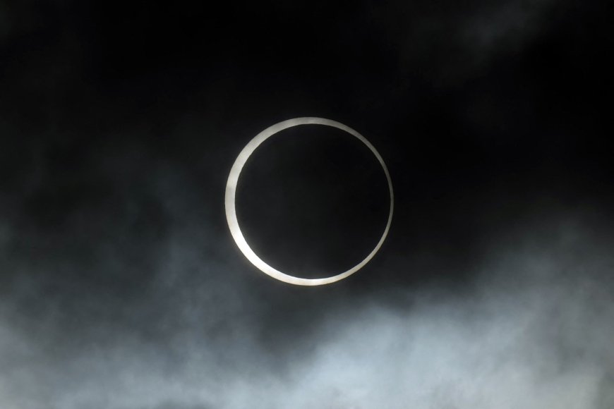 Annular solar eclipse 2024 wows skywatchers with 'ring of fire' over Easter Island, South America (videos, photos) --[Reported by Umva mag]