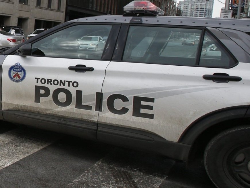 Cop shot while conducting investigation, rushed to hospital, Toronto Police say --[Reported by Umva mag]