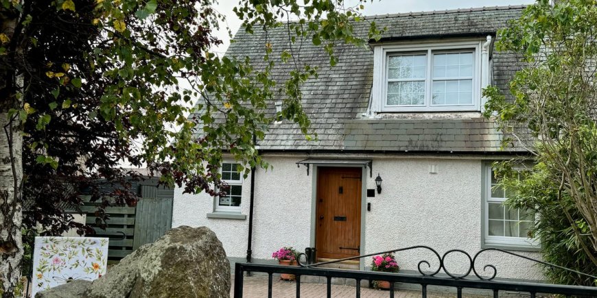 A California family of 5 found a house in Scotland listed for under $270,000. The catch: It was half the size of their old place. --[Reported by Umva mag]