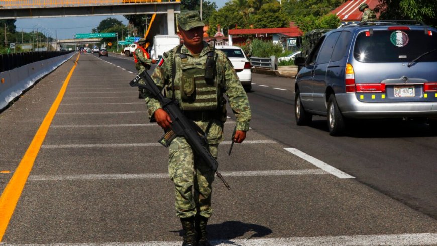 Mexican soldiers kill six after opening fire on truck carrying migrants --[Reported by Umva mag]