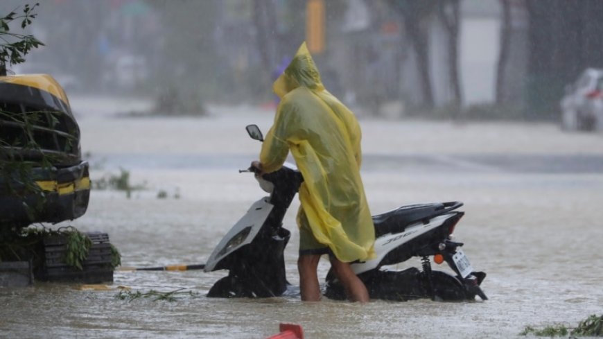 Typhoon Krathon makes landfall on Taiwan, packing fierce winds and torrential rain --[Reported by Umva mag]