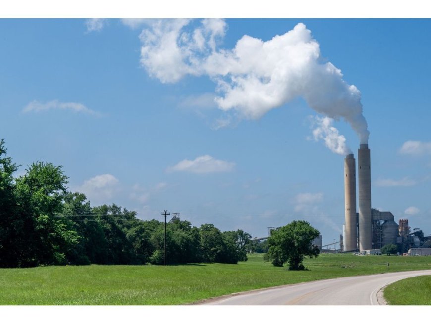 Texas Regulator Wants Data Centers to Build Power Plants --[Reported by Umva mag]