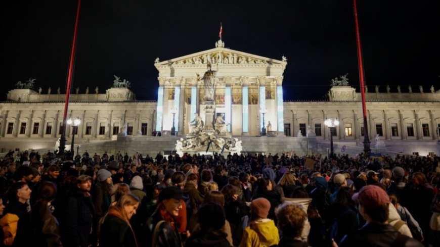 Thousands rally in Austria against far right  --[Reported by Umva mag]