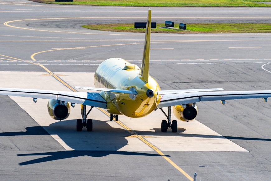 Spirit Airlines considers bankruptcy filing, WSJ reports --[Reported by Umva mag]