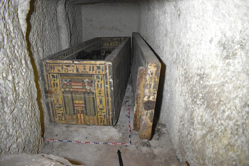 Ancient 4,000-year-old tomb with mysterious wooden statues inside painted coffins discovered by archaeologists in Egypt --[Reported by Umva mag]