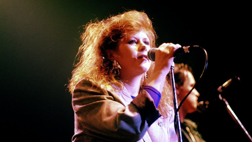 Who was singer Kirsty MacColl and when did she die? --[Reported by Umva mag]