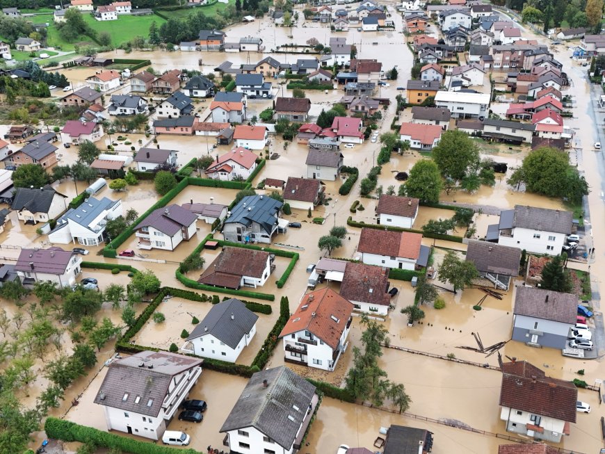 Bosnia hit by heavy floods and landslides, killing at least 14 people --[Reported by Umva mag]