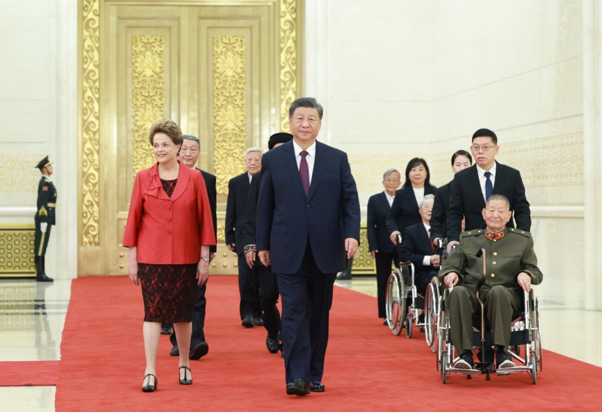 Xi awards national medals, honorary titles: China Daily --[Reported by Umva mag]