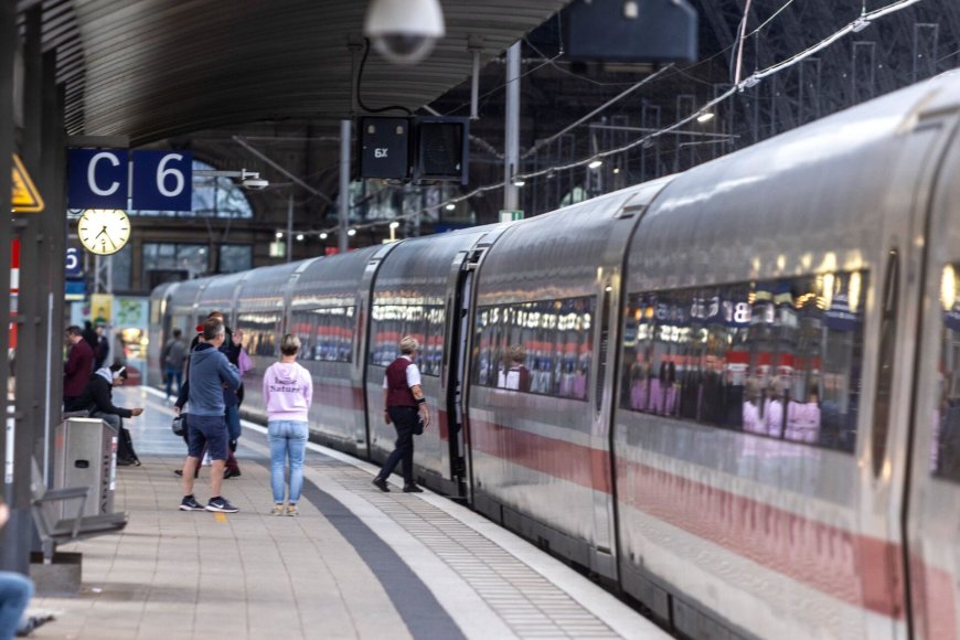 Interrail: EU gives away 35,500 train tickets to young Europeans --[Reported by Umva mag]