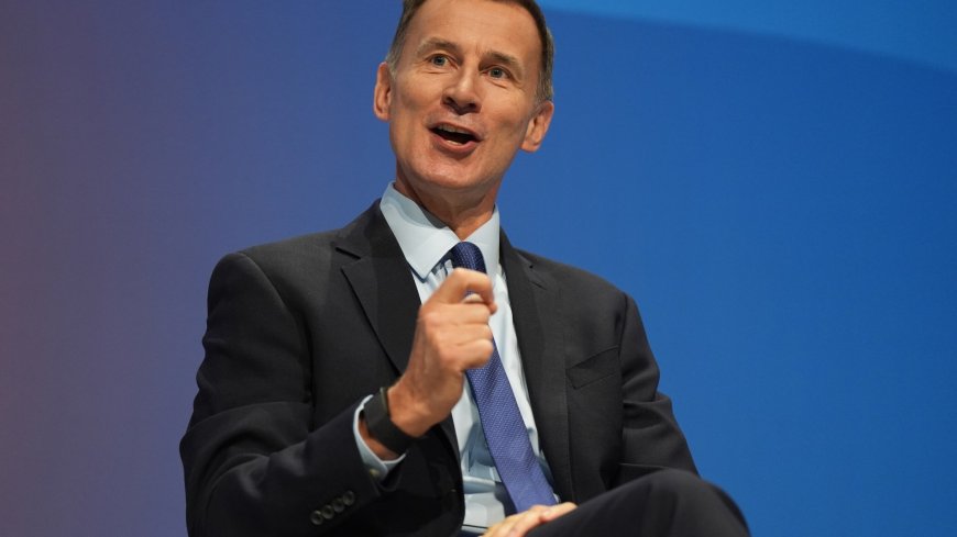 Rachel Reeves must avoid catastrophic Budget mistakes by raising taxes and stunting growth, warns Jeremy Hunt --[Reported by Umva mag]