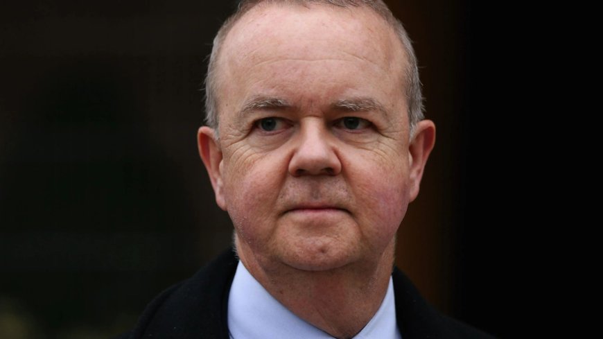 Cops probing claim Ian Hislop’s taxi ‘was shot at’ find ‘no evidence gun was fired’ --[Reported by Umva mag]