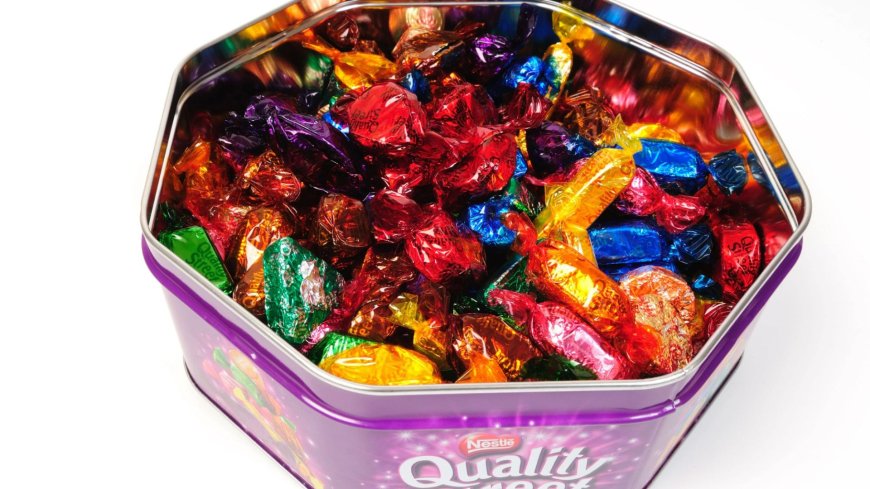 Shoppers rush to supermarket to bag Roses, Quality Street, Celebrations and Heroes tubs as they cost just £3.95 each --[Reported by Umva mag]