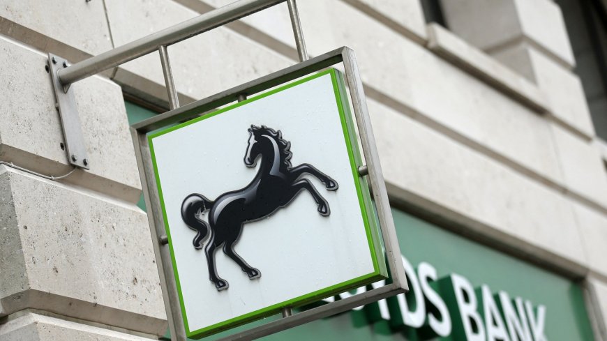 Lloyds Bank down UPDATES: Hundreds of users also locked out of mobile banking services at Halifax and Bank of Scotland --[Reported by Umva mag]