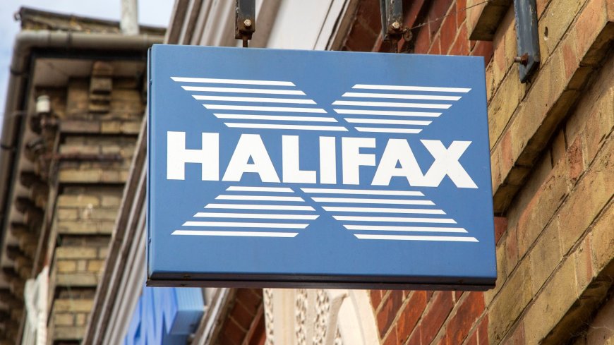 Halifax and Lloyds online banking went down for thousands of customers leaving them unable to transfer money --[Reported by Umva mag]