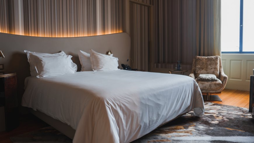 How to Set Up Your Bedroom Like a Hotel Room (and Why You Should) --[Reported by Umva mag]