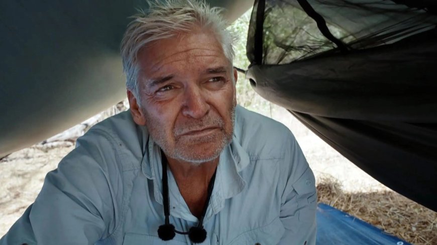 Phillip Schofield tells haters ‘kiss my a***’ as he shares bum pic from Cast Away TV return --[Reported by Umva mag]