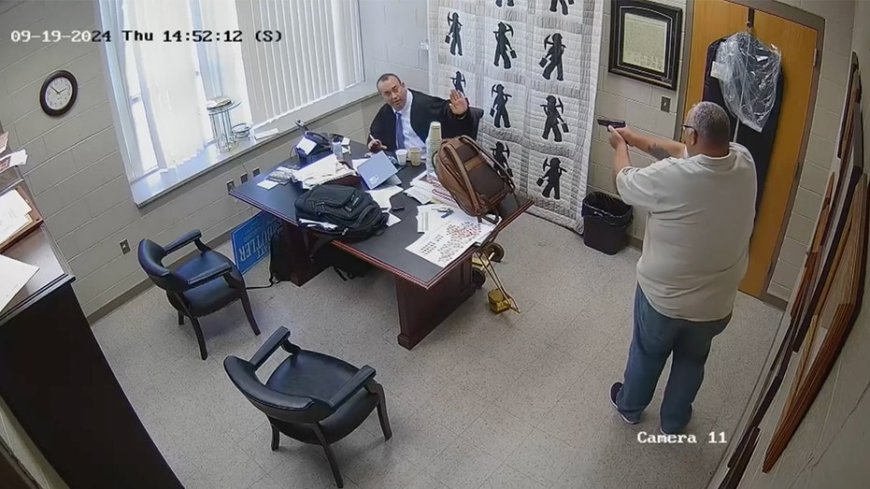 New video shows Kentucky sheriff pointing gun at judge before alleged fatal shooting --[Reported by Umva mag]