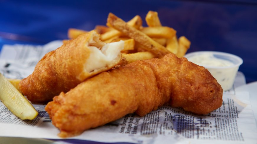 Fish & chip shop ordered to sell FRUIT & VEG by NHS bosses if it wants to open – to stop locals getting fat --[Reported by Umva mag]