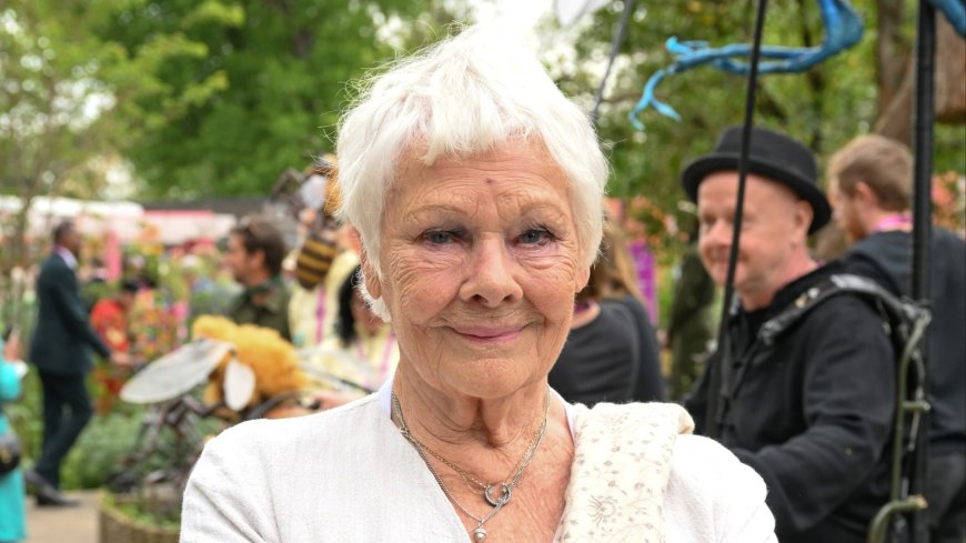 Judi Dench ‘chokes up’ on stage after being asked about death of her close friend Maggie Smith at book festival --[Reported by Umva mag]