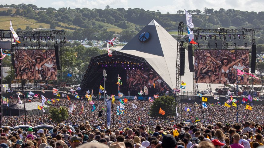 Huge Brit pop star in talks to headline Glastonbury for first time in eight years --[Reported by Umva mag]