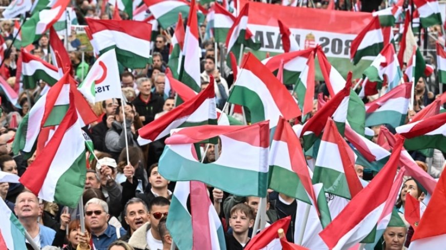 Hungarians protest state media 'propaganda factory,' demand unbiased press --[Reported by Umva mag]