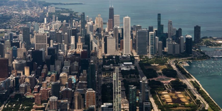 Illinois is considering a 3% tax on millionaires to solve the state's skyrocketing property tax problem --[Reported by Umva mag]