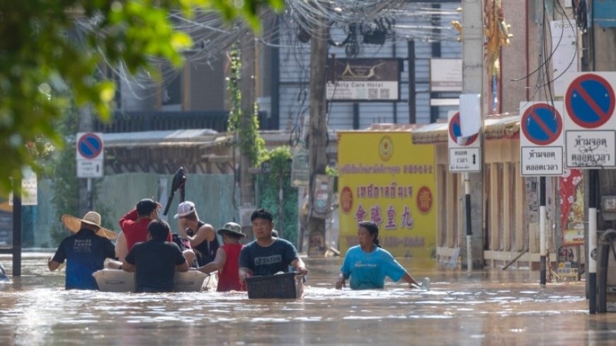 Central Thailand braces for inundation as rain stops in flooded Chiang Mai  --[Reported by Umva mag]