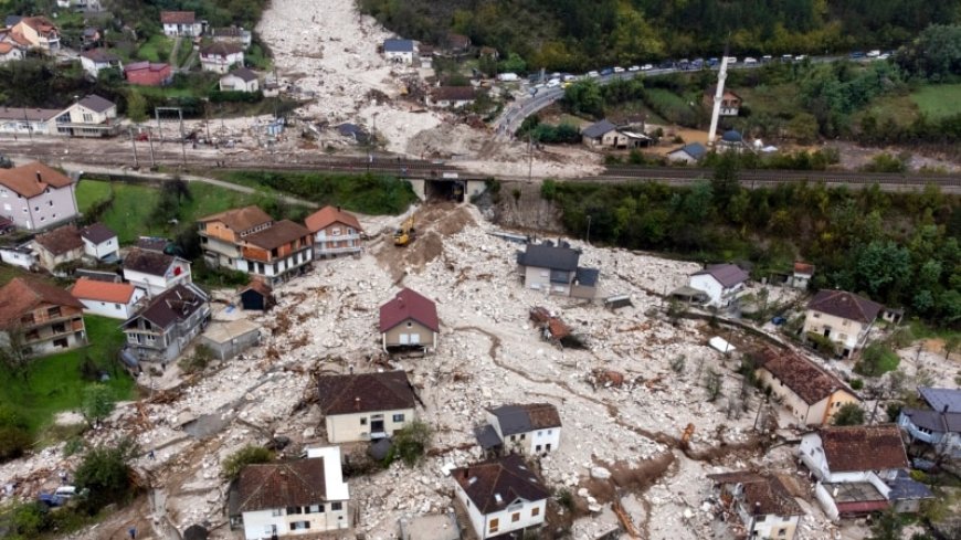 International rescue teams arrive in Bosnia after devastating floods and landslides  --[Reported by Umva mag]