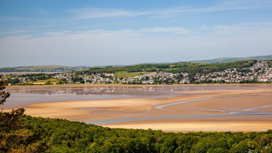 Northern seaside town nicknamed the ‘Lakeland Riviera’ thanks to its warm microclimate --[Reported by Umva mag]