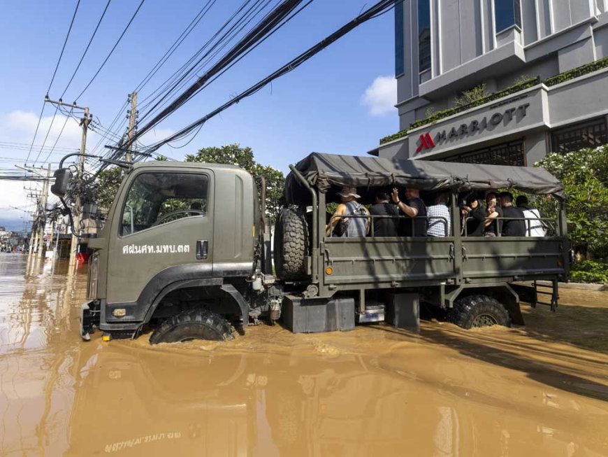 Central Thailand braces for inundation as rain stops in flooded Chiang Mai --[Reported by Umva mag]