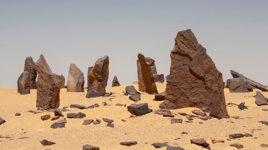 Nabta Playa: A mysterious stone circle that may be the world's oldest astronomical observatory --[Reported by Umva mag]