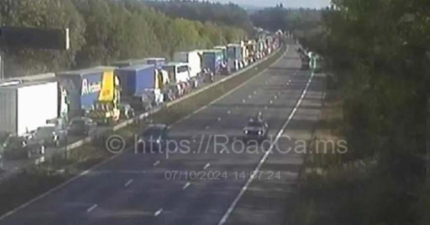 UK traffic updates as major motorway forced to close due to crash --[Reported by Umva mag]