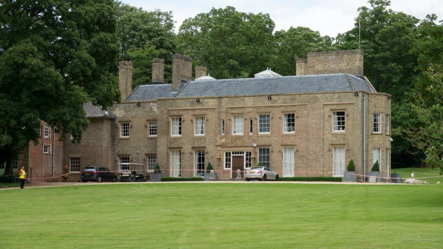 EuroMillions winner Adrian Bayford will RENT OUT farmhouse on 189-acre estate for extra cash 2 years after £184m win --[Reported by Umva mag]