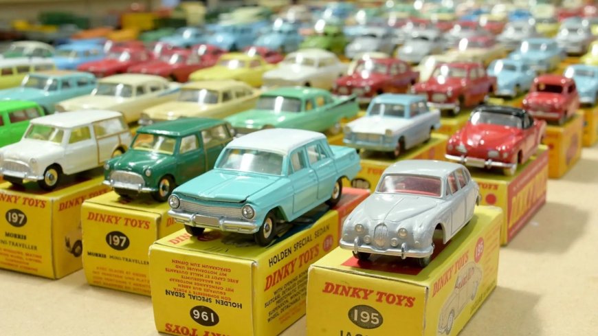 Nostalgic ‘battered’ toy car with peeling paint & cracked door to fetch a hefty £2.4k – do you have one gathering dust? --[Reported by Umva mag]