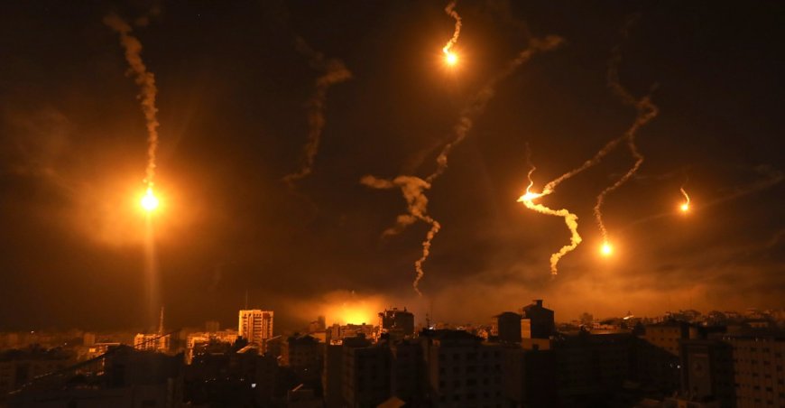 Vox podcasts tackle the Israel-Hamas war --[Reported by Umva mag]