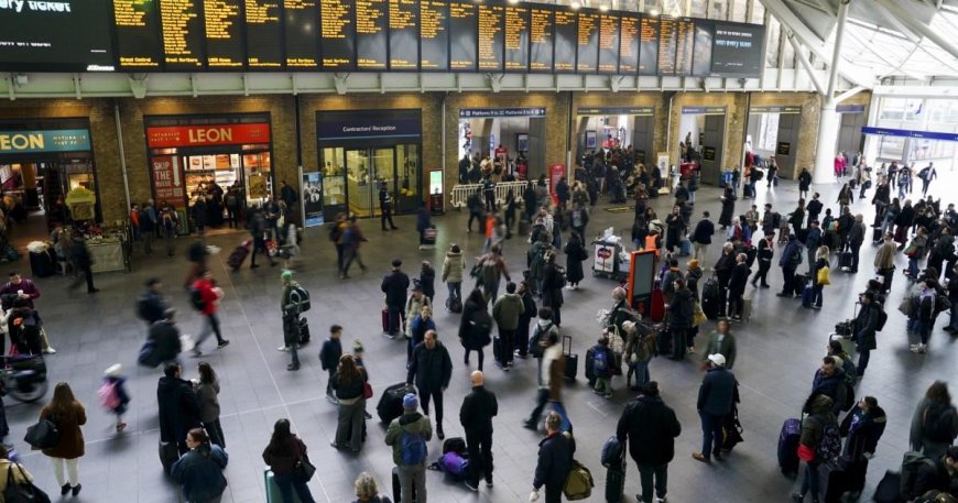 Major chaos at one of London’s busiest train stations will last all day --[Reported by Umva mag]