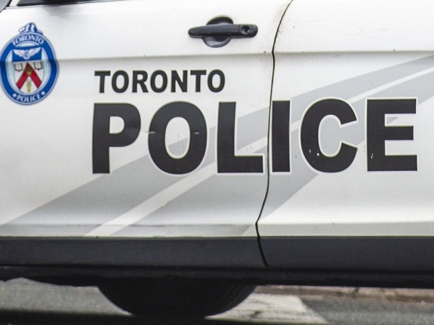 Homicide cops probing shooting death in Toronto's north end --[Reported by Umva mag]