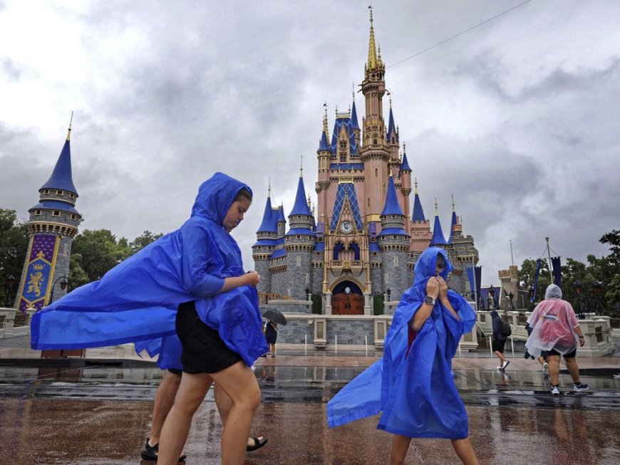 Disney World, Universal Orlando and SeaWorld will all close ahead of Hurricane Milton --[Reported by Umva mag]