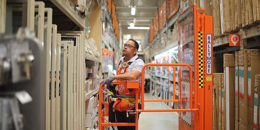 Home Depot is requiring its corporate employees to do shifts at the company's stores --[Reported by Umva mag]