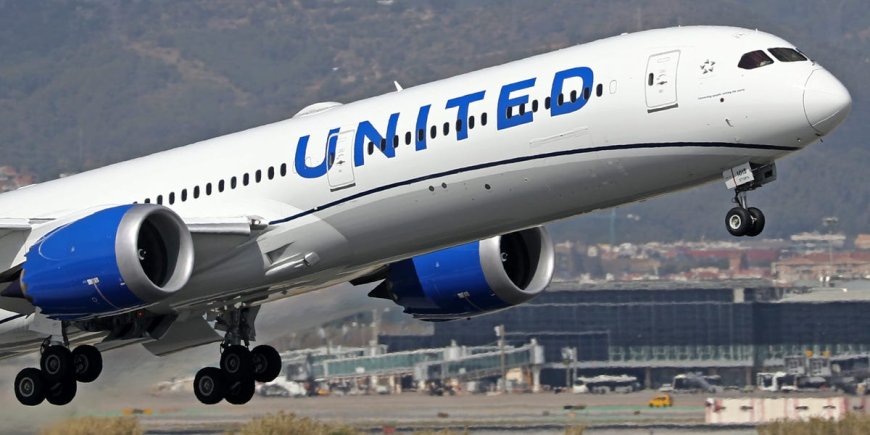 A United Boeing 787 with 176 people on board had to divert after the pilot's screens went blank over remote northern Canada --[Reported by Umva mag]