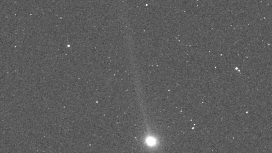 Phew! No 'doomsday' asteroids hide in famous broken comet's debris stream --[Reported by Umva mag]