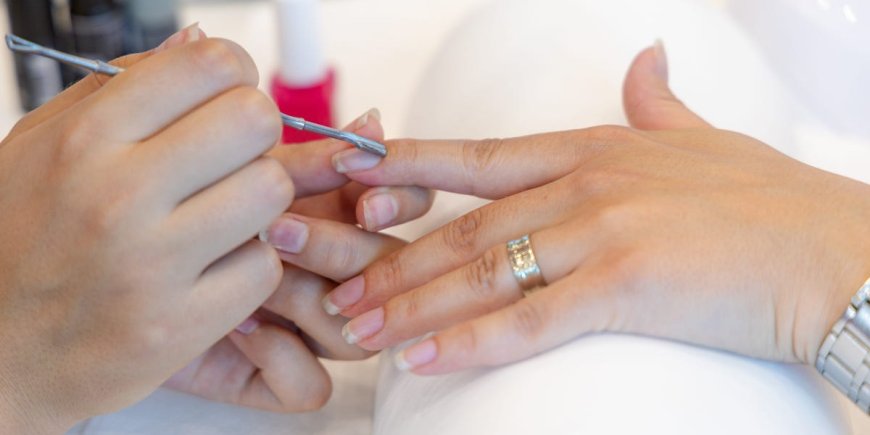 7 red flags to look out for when getting a manicure, according to salon owners --[Reported by Umva mag]