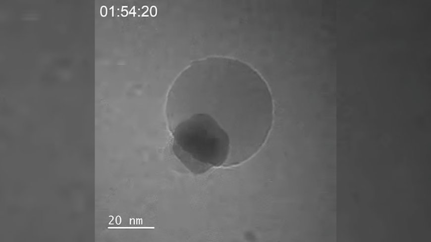 Watch atoms fuse into world's 'smallest bubble' of water in 1st-of-its-kind 'nanoscale' video --[Reported by Umva mag]