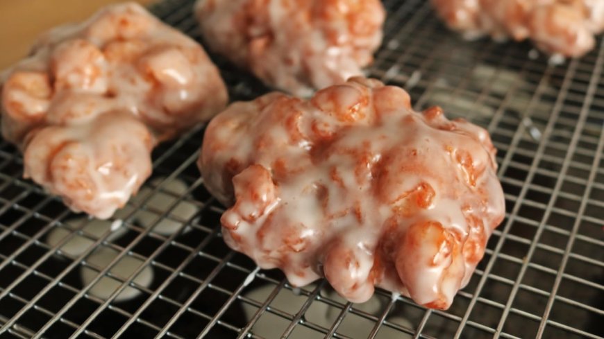 The Best Apple Fritters Are Made With Instant Pancake Mix --[Reported by Umva mag]