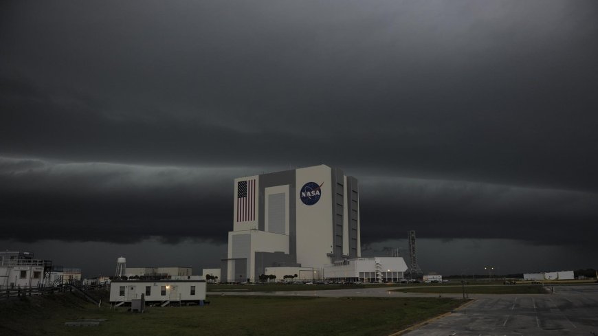 Europa Clipper probe secured as Hurricane Milton sweeps by NASA's Kennedy Space Center (photos) --[Reported by Umva mag]