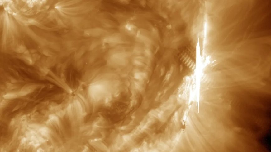 Solar storm bombarding Earth now may reach 'extreme' levels, sparking auroras down to Alabama and straining hurricane-weakened power grids --[Reported by Umva mag]