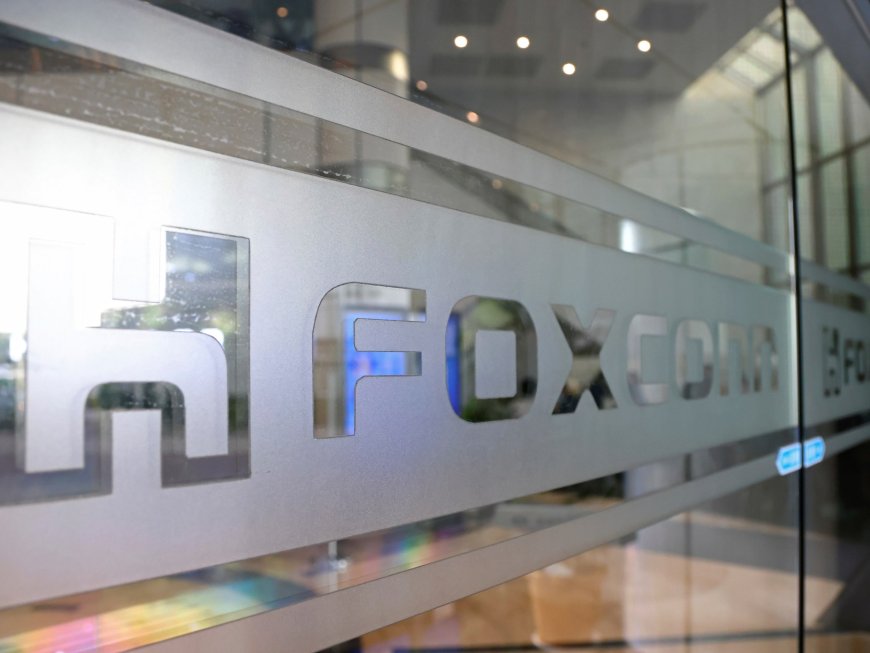 Taiwan says four employees of Apple supplier Foxconn arrested in China --[Reported by Umva mag]