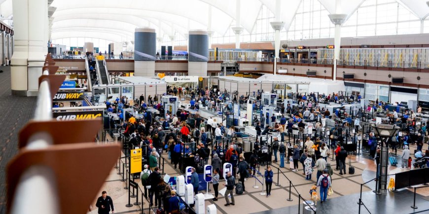 The TSA says it confiscates an average of 18 firearms a day at airports, and over 90% of them are loaded --[Reported by Umva mag]