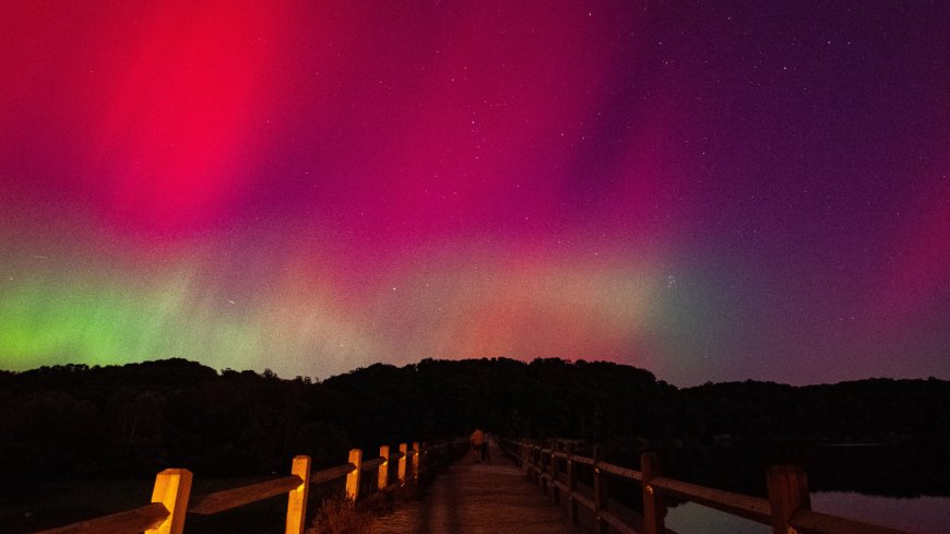 'It was 3 hours of magic': Spectacular auroras thrill stargazers across the world (and internet) as intense geomagnetic storm batters Earth (photos) --[Reported by Umva mag]