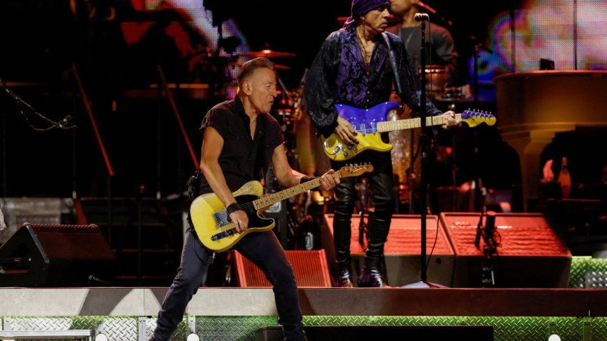 ‘What a joke!’ rage Bruce Springsteen fans amid general sale ticket chaos for UK tour saying ‘how can anyone afford it?’ --[Reported by Umva mag]